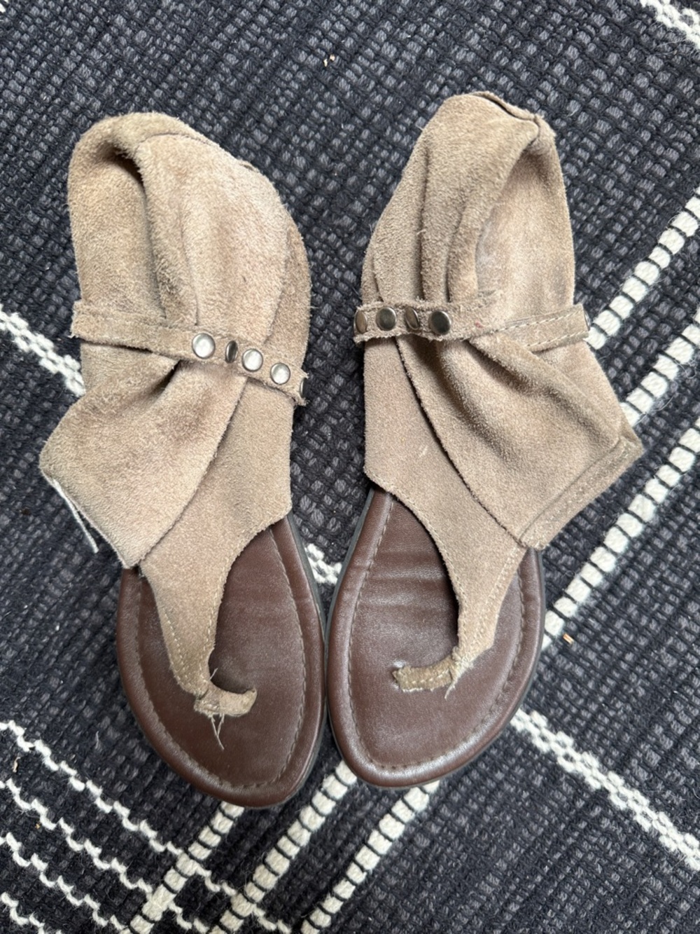 Nordstrom Brown Suede Bow Toe-Post Sandals
